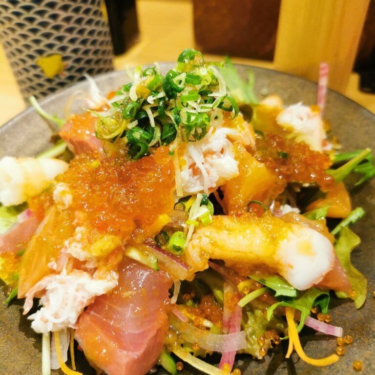 金沢 近江町市場にも通じる海鮮サラダ