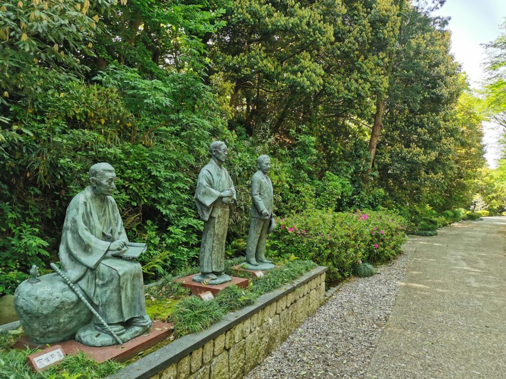 室生犀星 泉鏡花 徳田秋声 文人の像