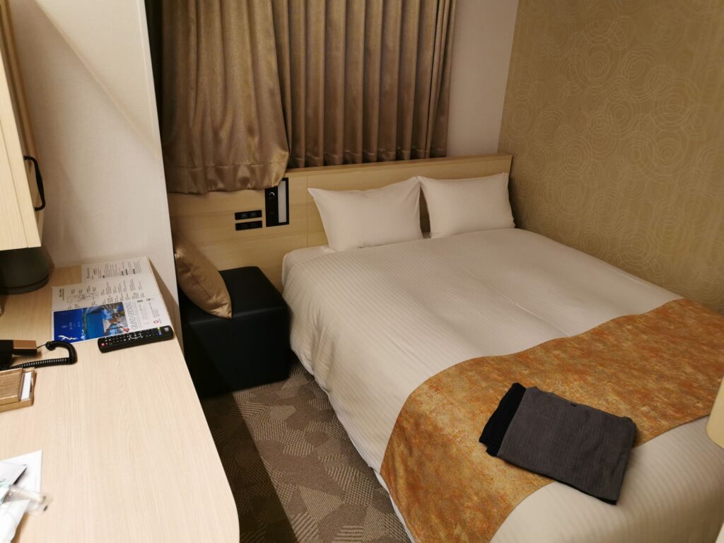 ダイワロイネット金沢 ダブルルーム 客室の様子