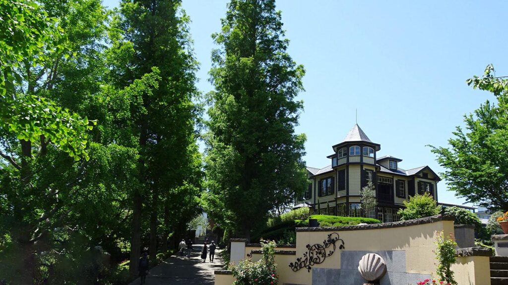 イタリア山庭園 メタセコイアの並木道