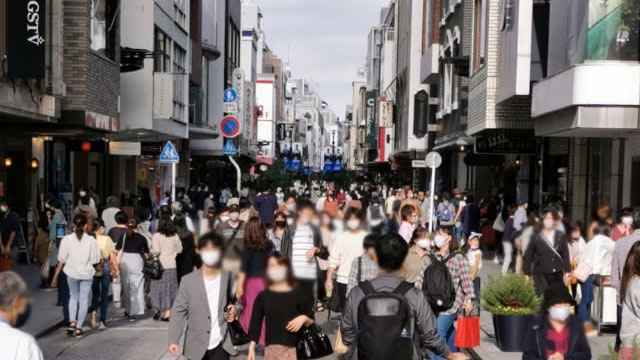 元町チャーミングセールの様子