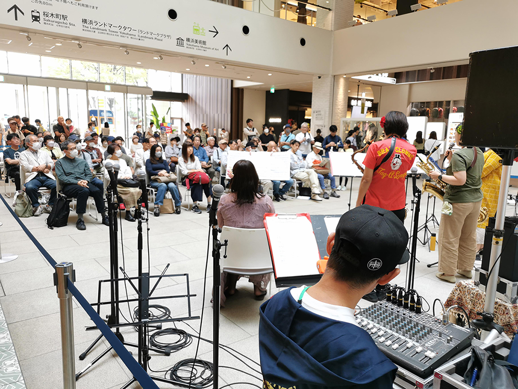 横浜ジャズプロムナード 街角ステージ 椅子席